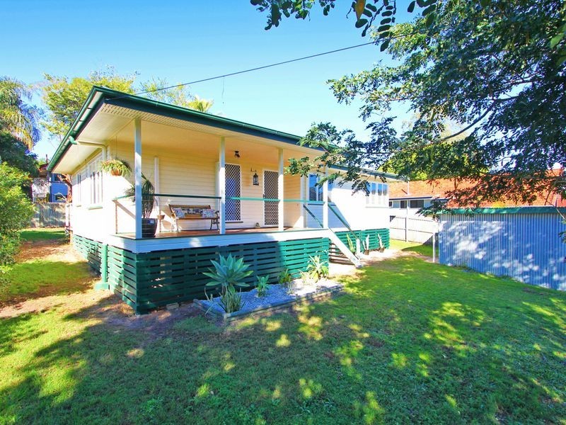 18 Flinders Drive, Leichhardt QLD 4305