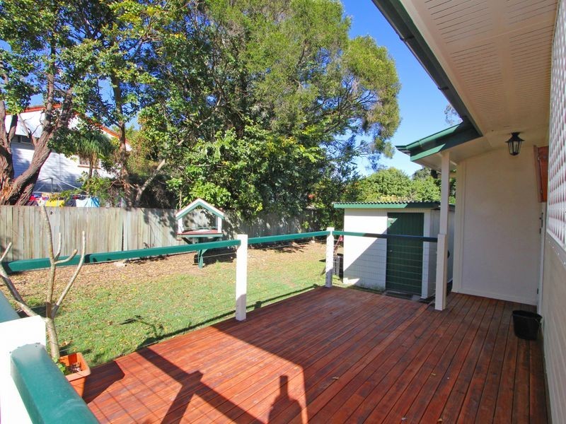 18 Flinders Drive, Leichhardt QLD 4305