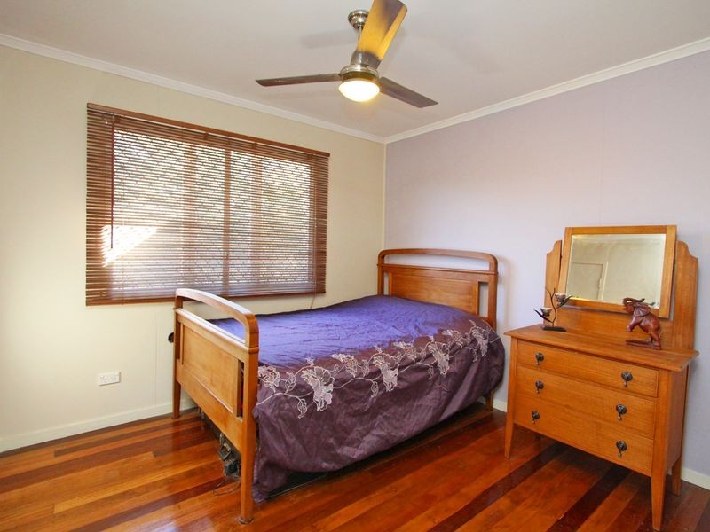 18 Flinders Drive, Leichhardt QLD 4305