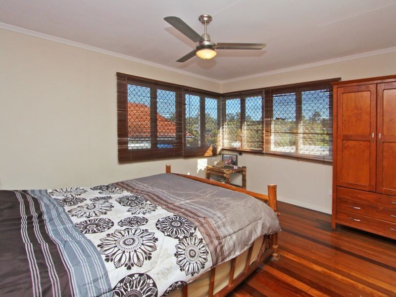 18 Flinders Drive, Leichhardt QLD 4305