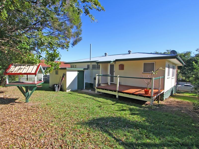18 Flinders Drive, Leichhardt QLD 4305