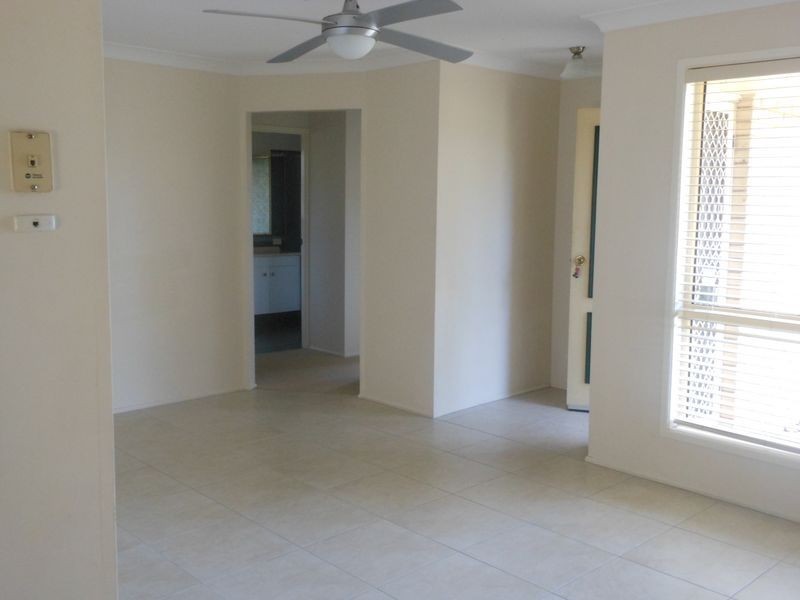 8 Bangalow Crescent, Raceview QLD 4305