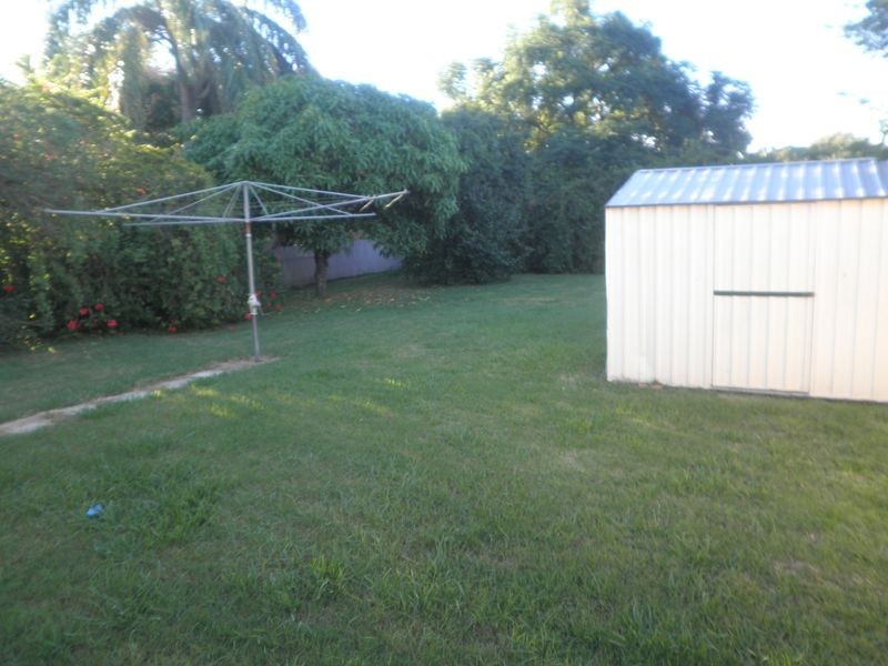 44 Robertson Road, Eastern Heights QLD 4305