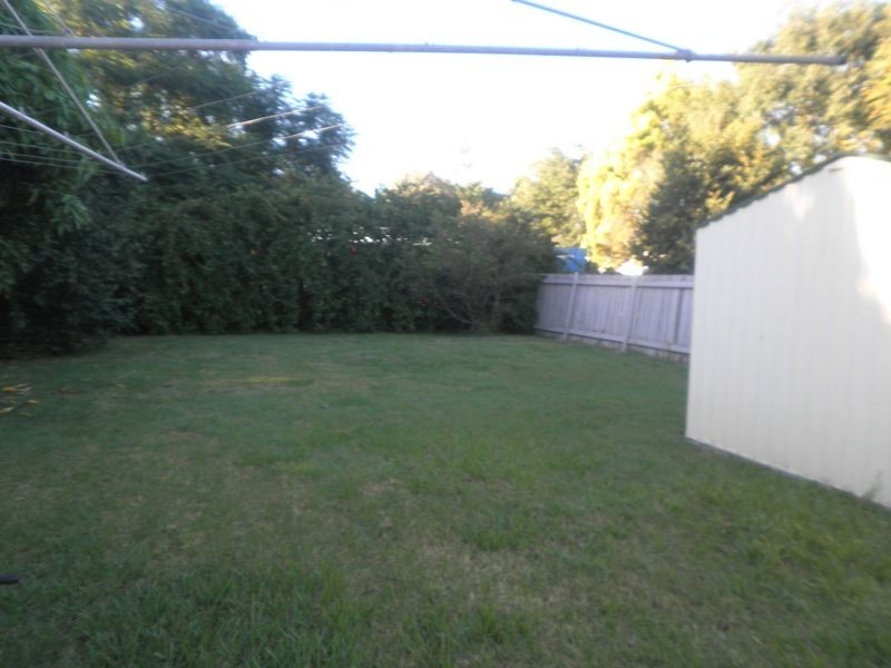 44 Robertson Road, Eastern Heights QLD 4305