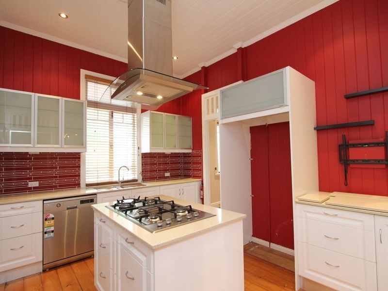 3 Brisbane Road, Newtown QLD 4305