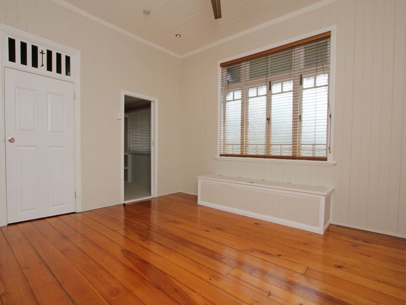 3 Brisbane Road, Newtown QLD 4305