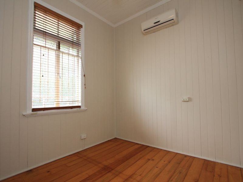 3 Brisbane Road, Newtown QLD 4305