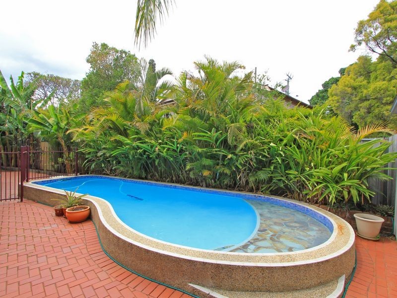 3 Brisbane Road, Newtown QLD 4305