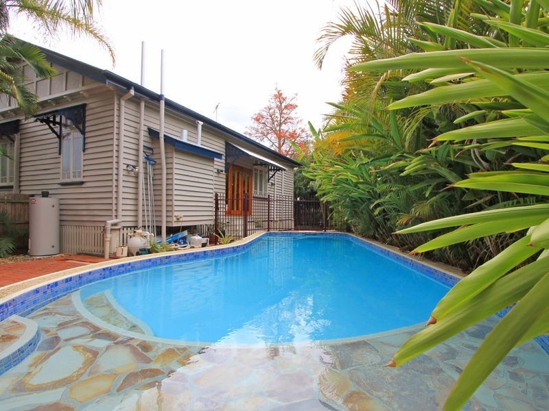 3 Brisbane Road, Newtown QLD 4305