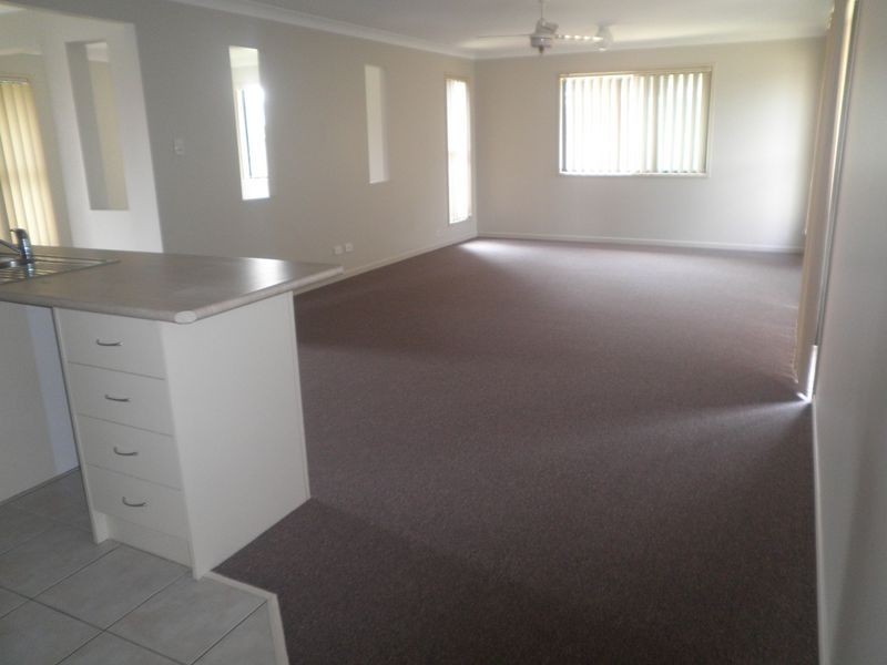 15 Dewhurst Crescent, Raceview QLD 4305