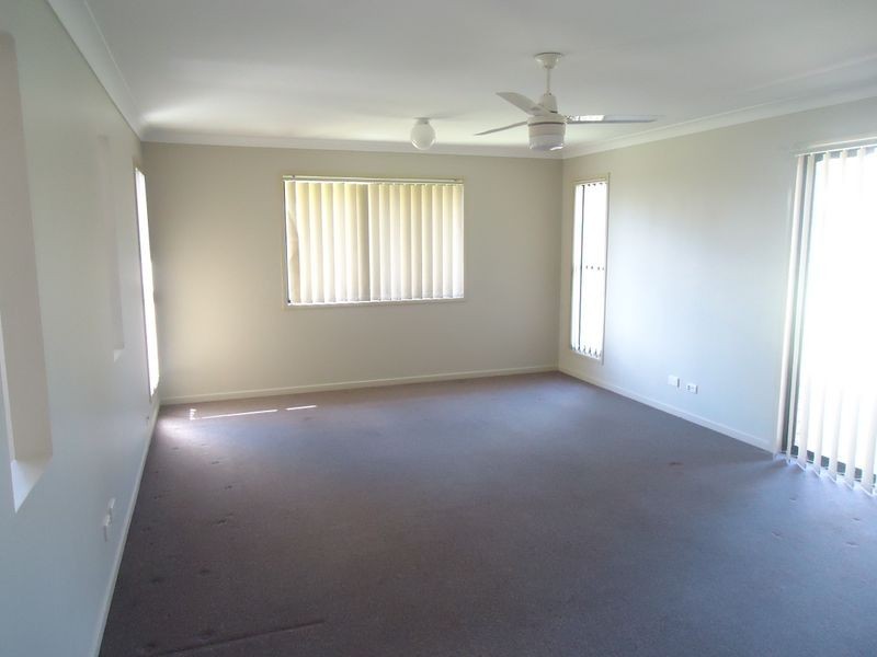 15 Dewhurst Crescent, Raceview QLD 4305