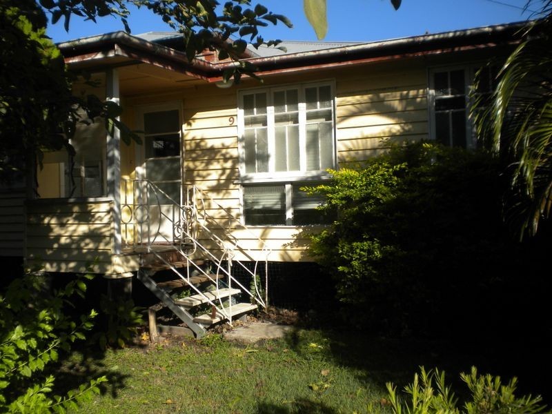 9 South Station Rd, Booval QLD 4304