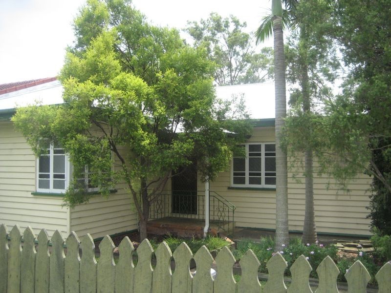 10 Wattle Street, North Booval QLD 4304