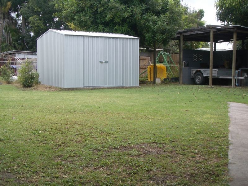 68 Robertson Road, Eastern Heights QLD 4305