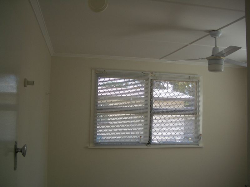 68 Robertson Road, Eastern Heights QLD 4305