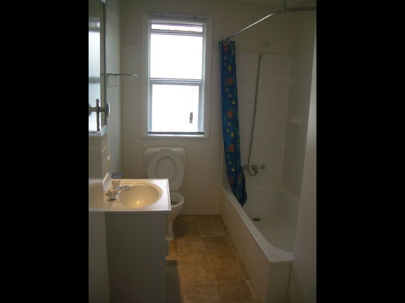 68 Robertson Road, Eastern Heights QLD 4305