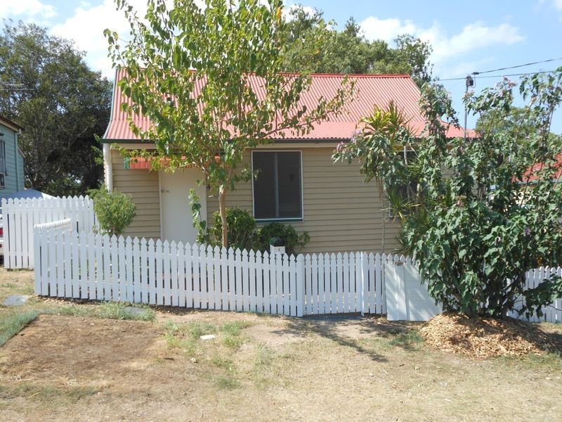 4 Eastwood Street, North Ipswich QLD 4305