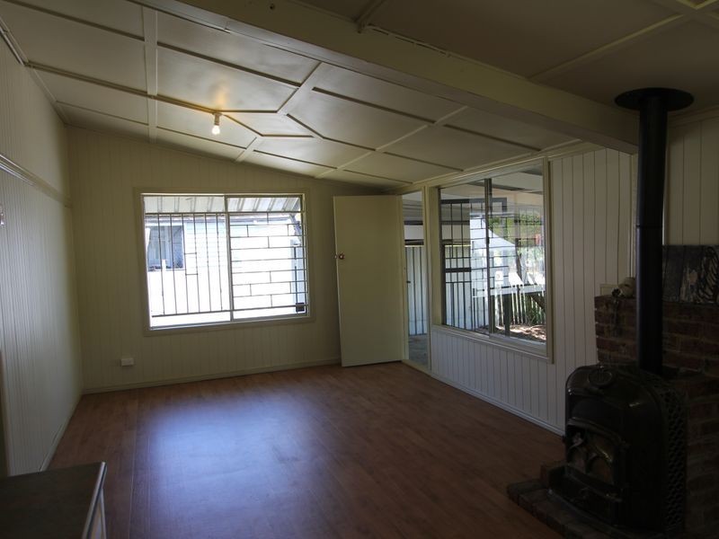 12 Lindsay Street, Bundamba QLD 4304