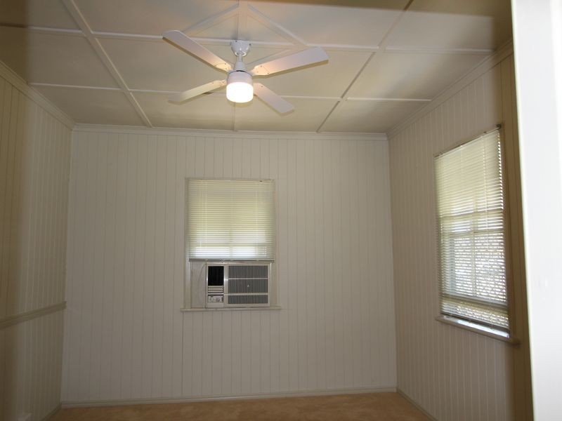 12 Lindsay Street, Bundamba QLD 4304