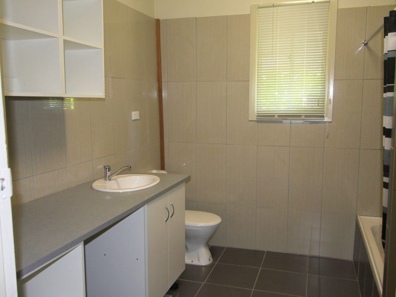 12 Lindsay Street, Bundamba QLD 4304