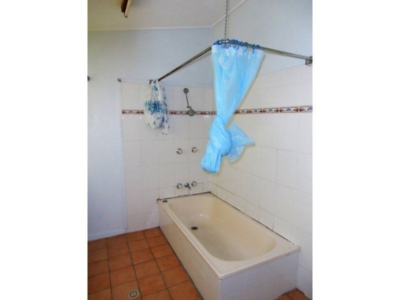 20 River Road, Bundamba QLD 4304