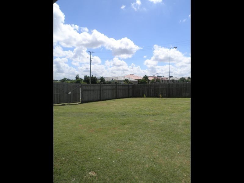 67 Banksia Drive, Raceview QLD 4305