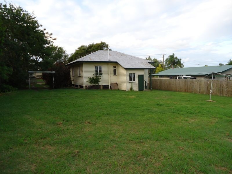 1 Phyllis Street, Eastern Heights QLD 4305