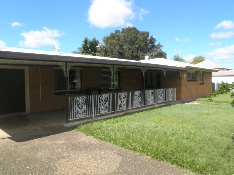 42 Russell Street, Silkstone QLD 4304