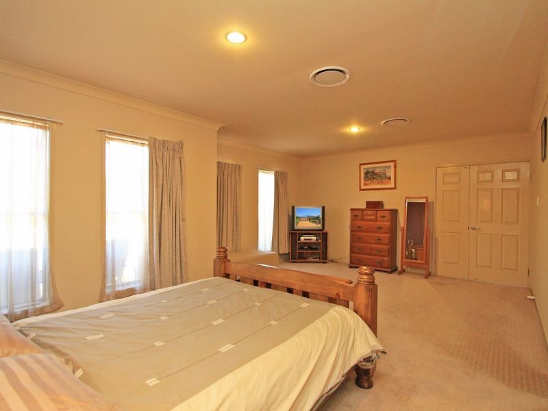 27 Kensington Drive, Flinders View QLD 4305