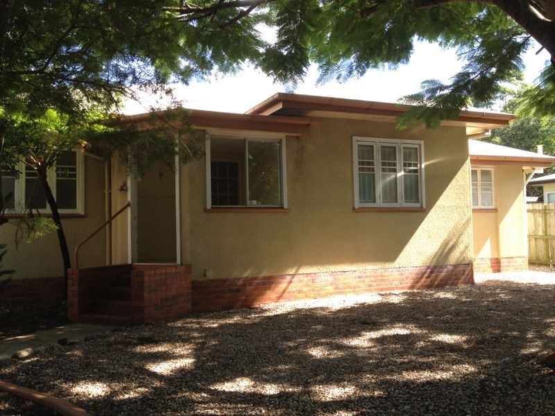 107 South Station Road, Silkstone QLD 4304