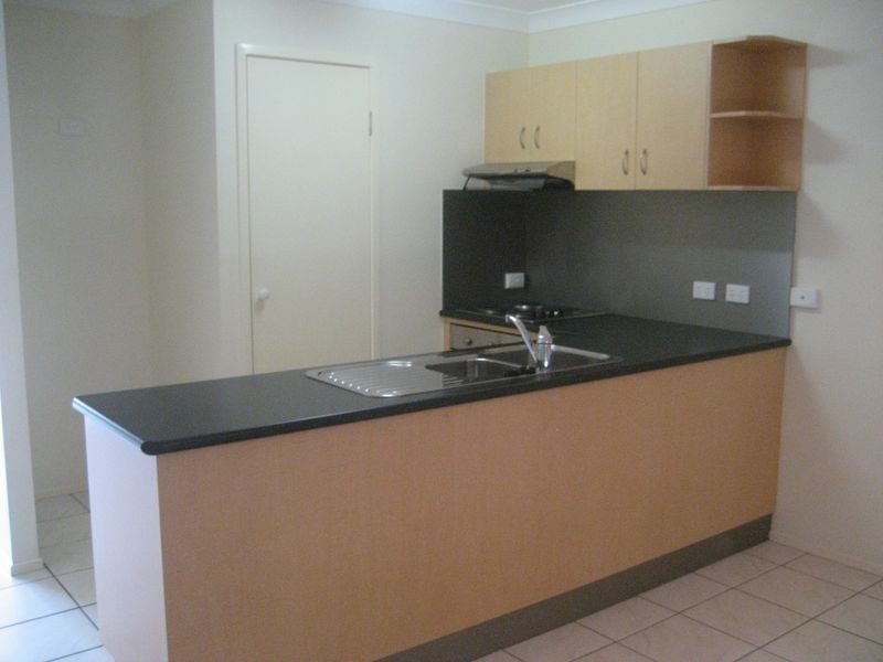 2/19 Bergin Street, Booval QLD 4304