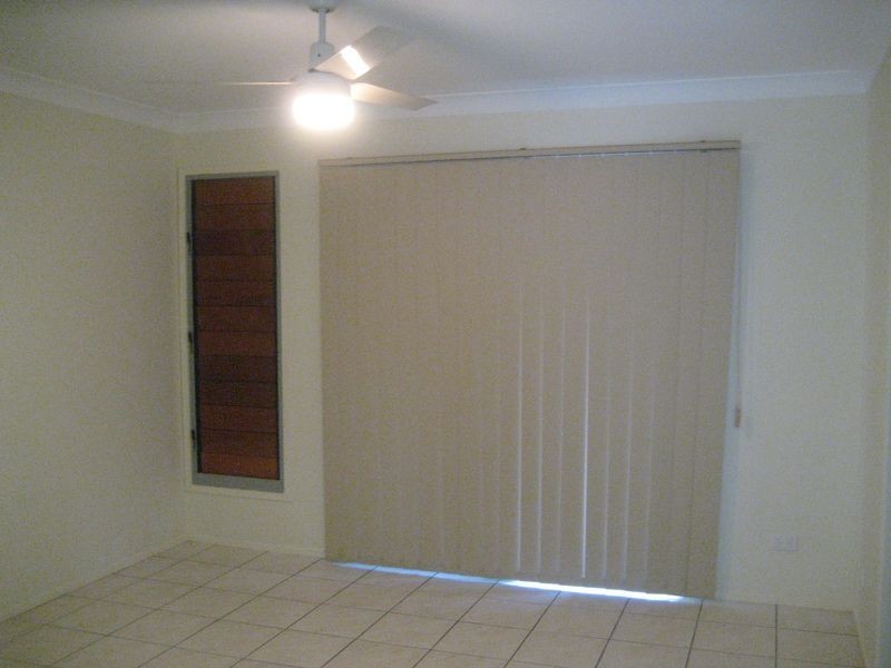 2/19 Bergin Street, Booval QLD 4304