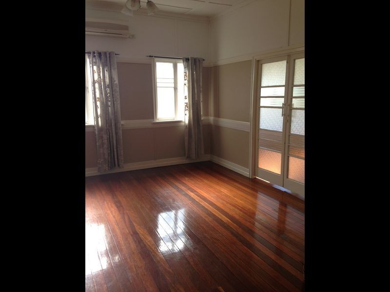 9 Brilliant Street, Newtown QLD 4305