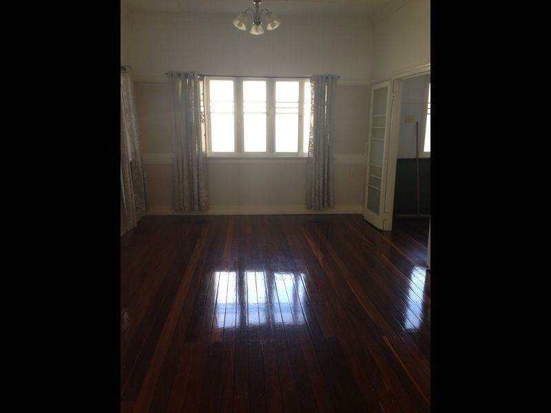 9 Brilliant Street, Newtown QLD 4305