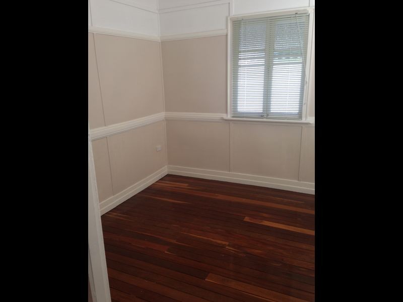 9 Brilliant Street, Newtown QLD 4305