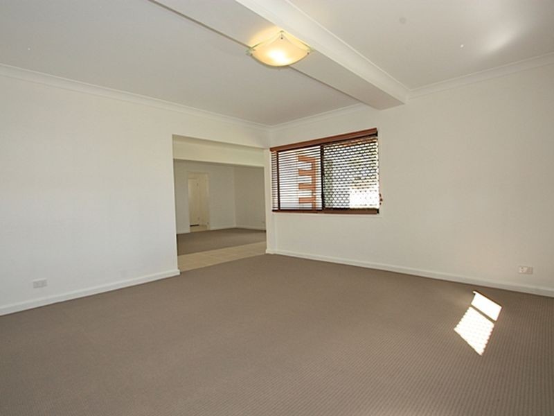 5 Orchard Street, Eastern Heights QLD 4305