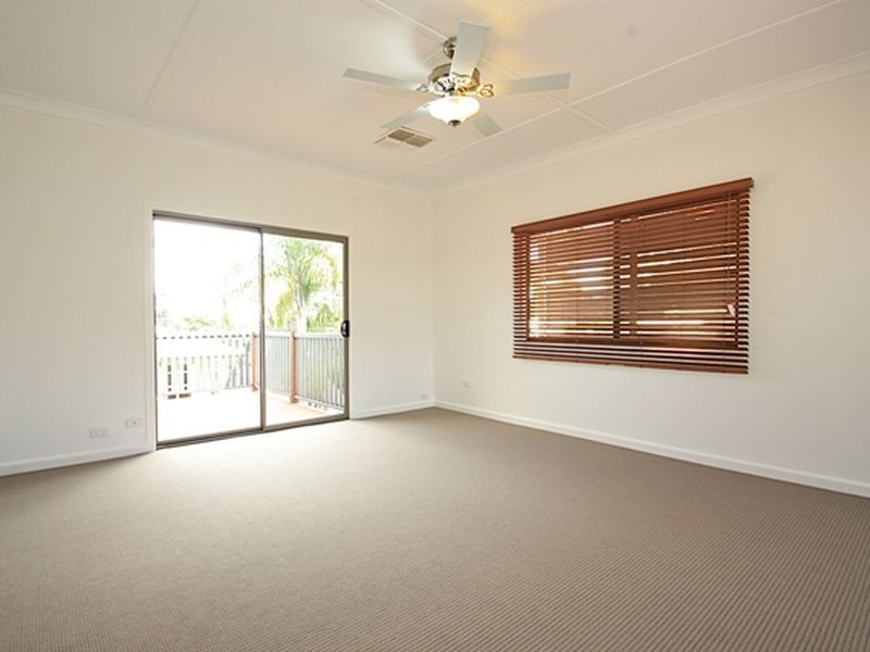 5 Orchard Street, Eastern Heights QLD 4305