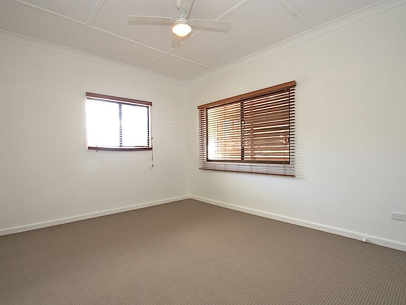 5 Orchard Street, Eastern Heights QLD 4305