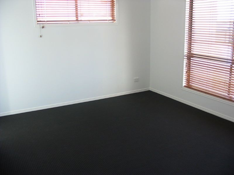 2 Dewhurst Crescent, Raceview QLD 4305