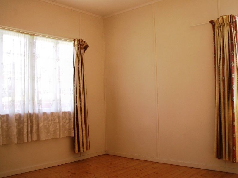 21 Samford Street, Leichhardt QLD 4305