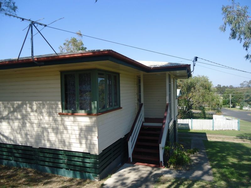 28 Coverack Street, Leichhardt QLD 4305