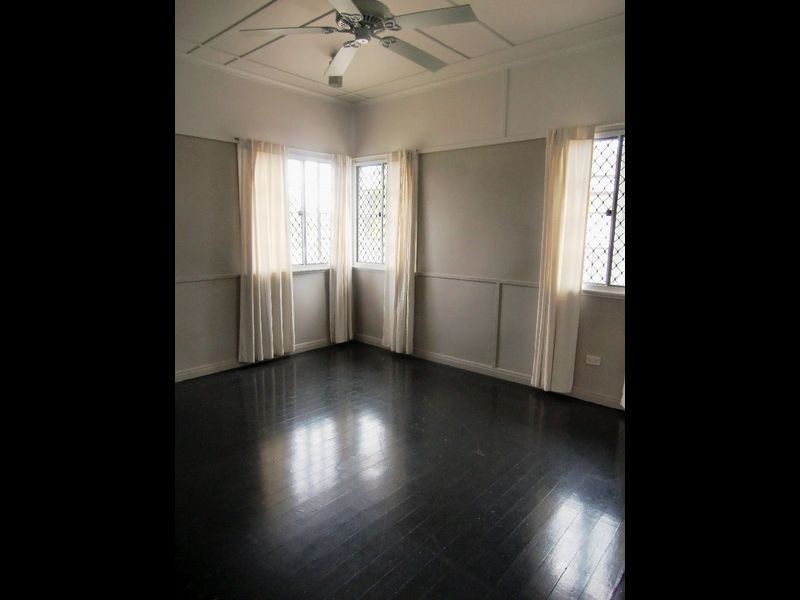 15 Casey Street, Leichhardt QLD 4305