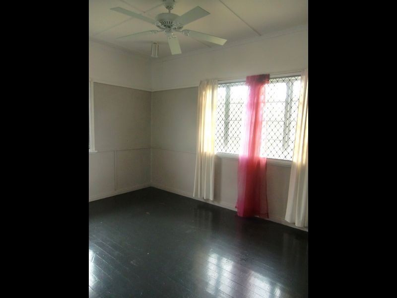 15 Casey Street, Leichhardt QLD 4305