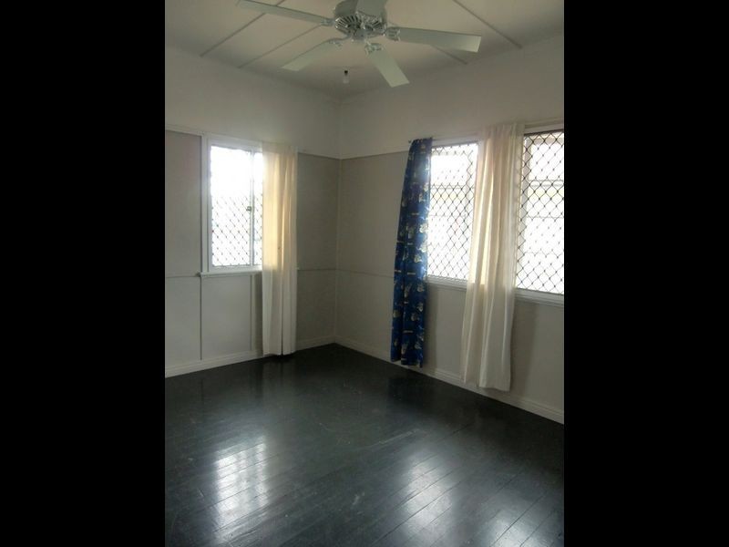 15 Casey Street, Leichhardt QLD 4305
