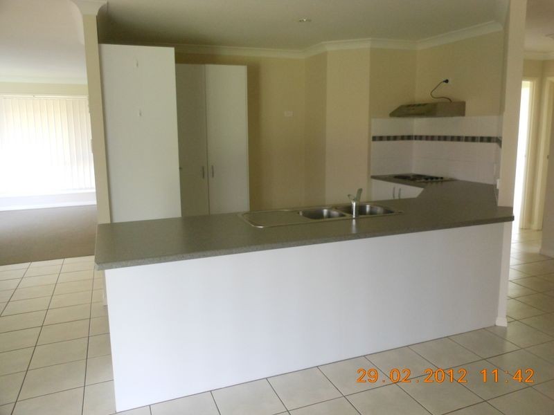 39 Mellor Place, Brassall QLD 4305