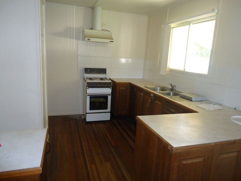 19 Coverack Street, Leichhardt QLD 4305
