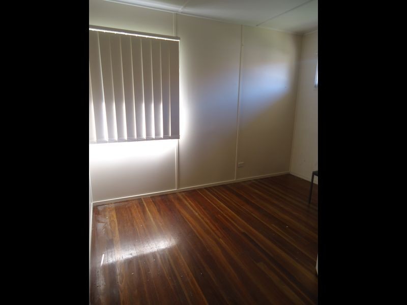 19 Coverack Street, Leichhardt QLD 4305