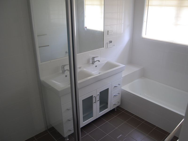 18 Teape Street, Silkstone QLD 4304