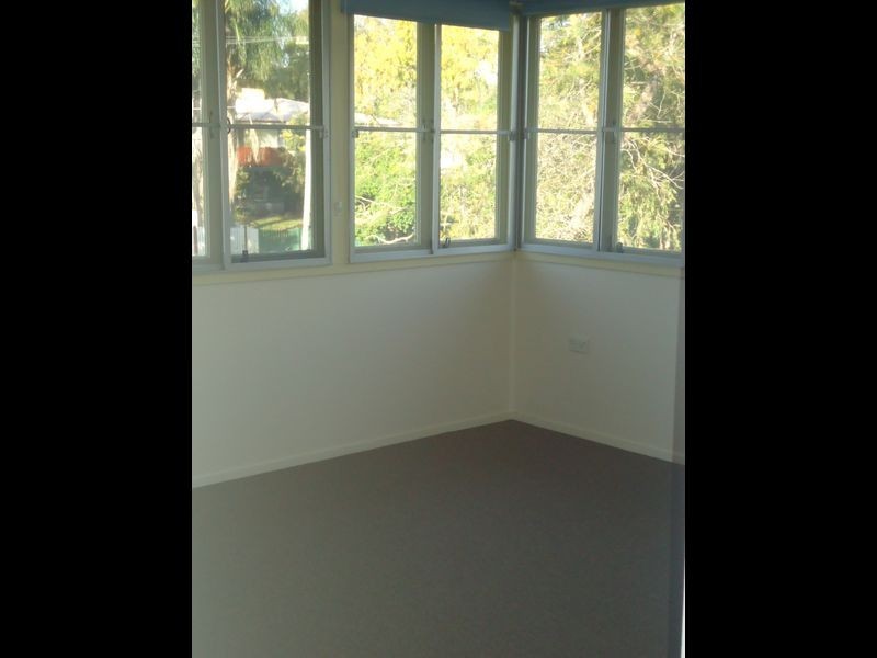 14 Fellette Street, Leichhardt QLD 4305