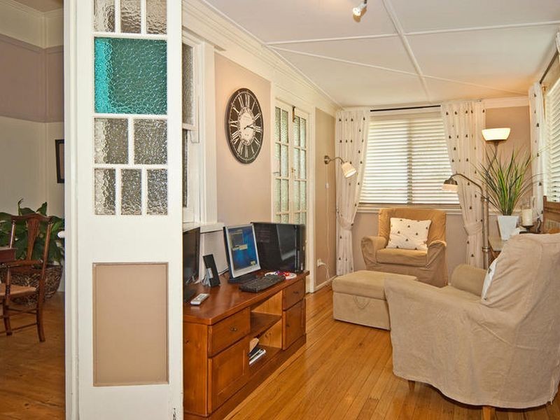 85 Brisbane Road, Newtown QLD 4305